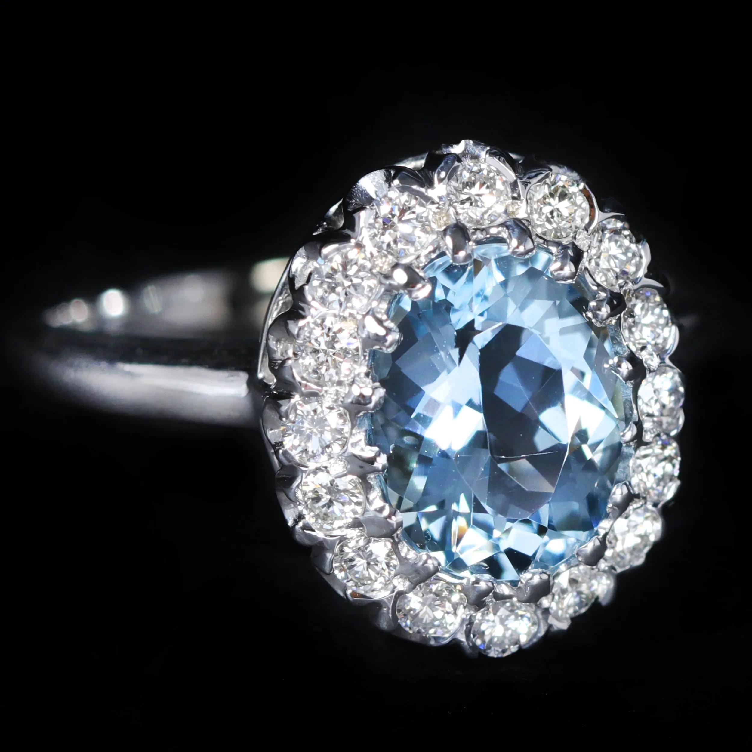 14k White Gold 1.65 Carat Aquamarine and Diamond Ring