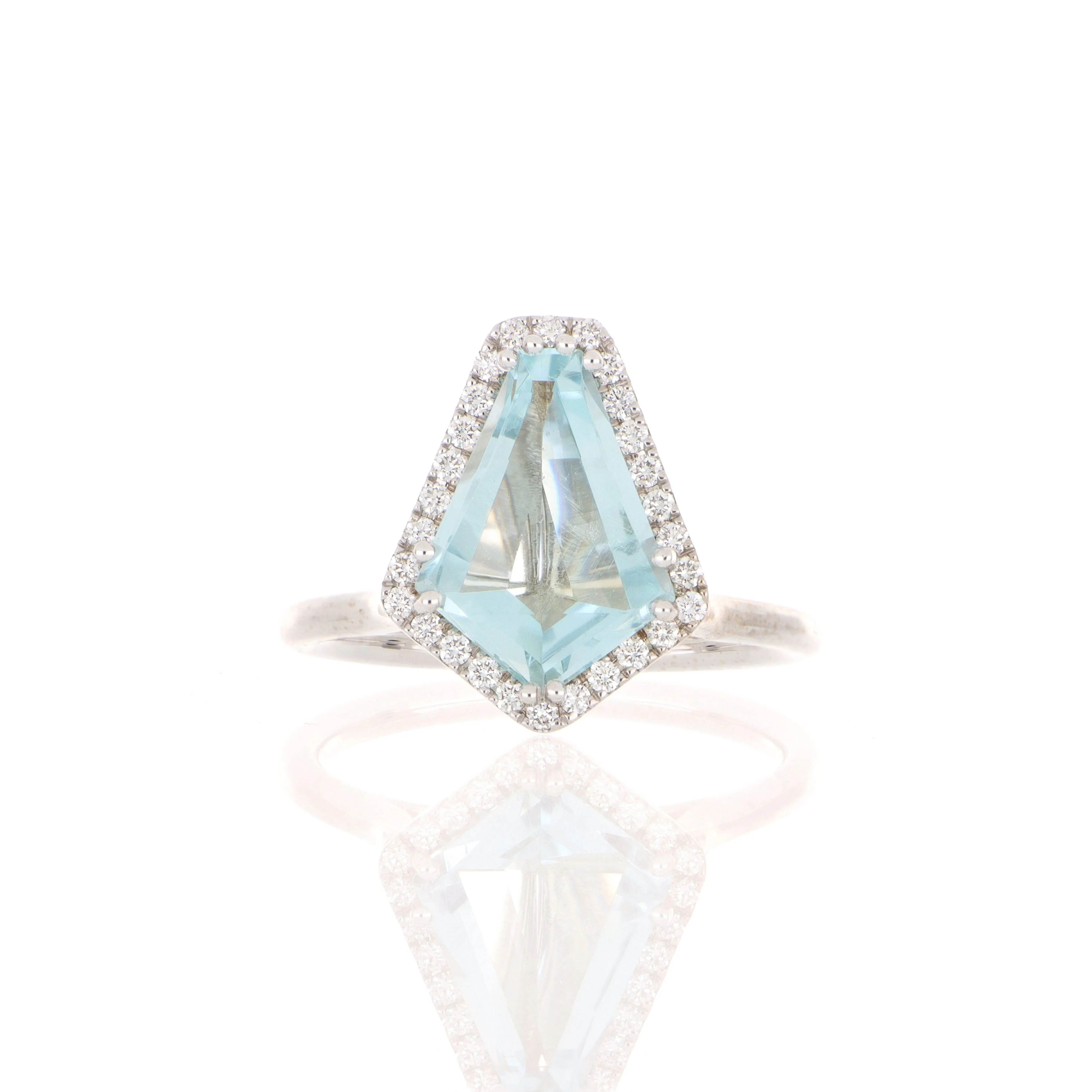 18k White Gold Kite Shaped Aquamarine and Diamond Ring