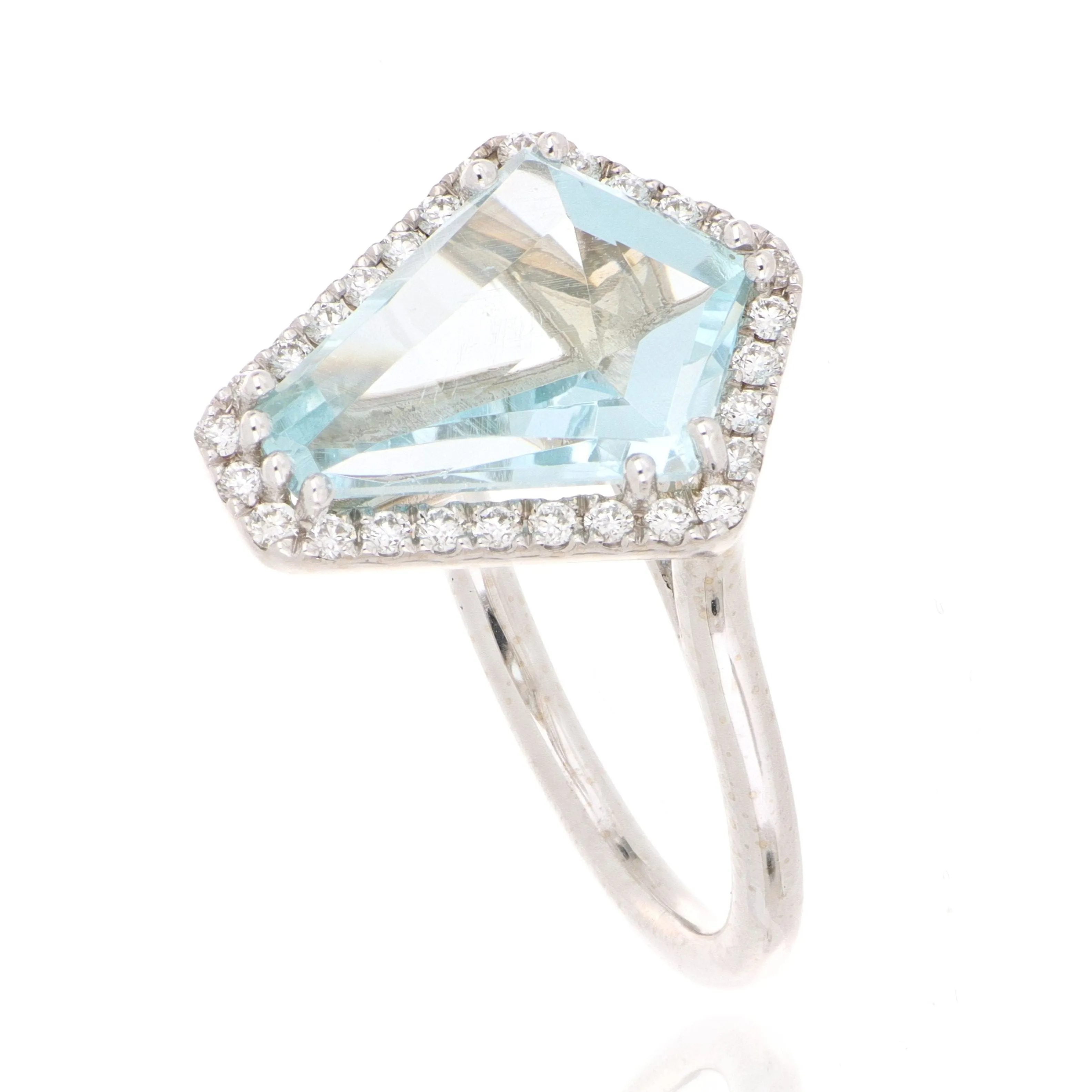 18k White Gold Kite Shaped Aquamarine and Diamond Ring