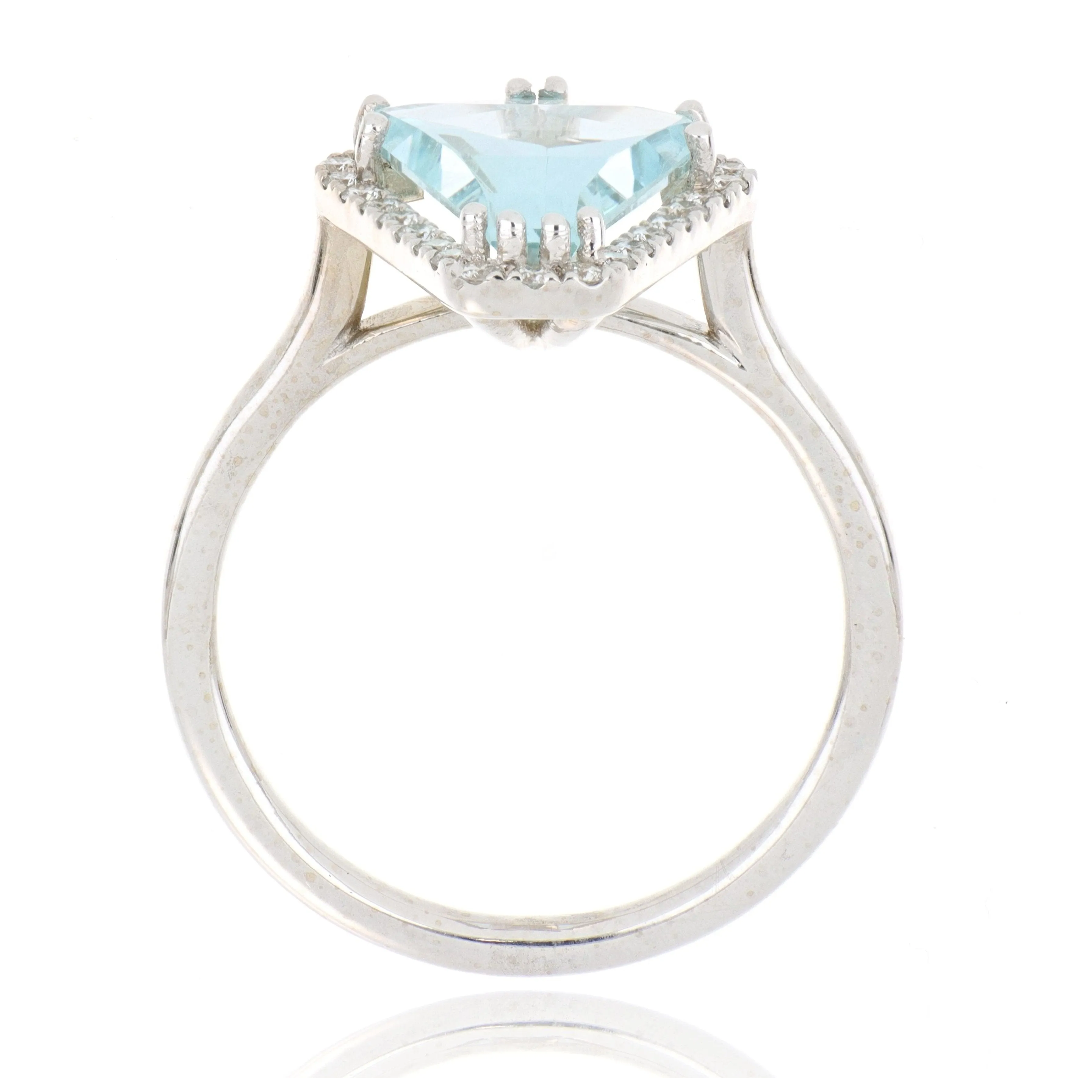 18k White Gold Kite Shaped Aquamarine and Diamond Ring