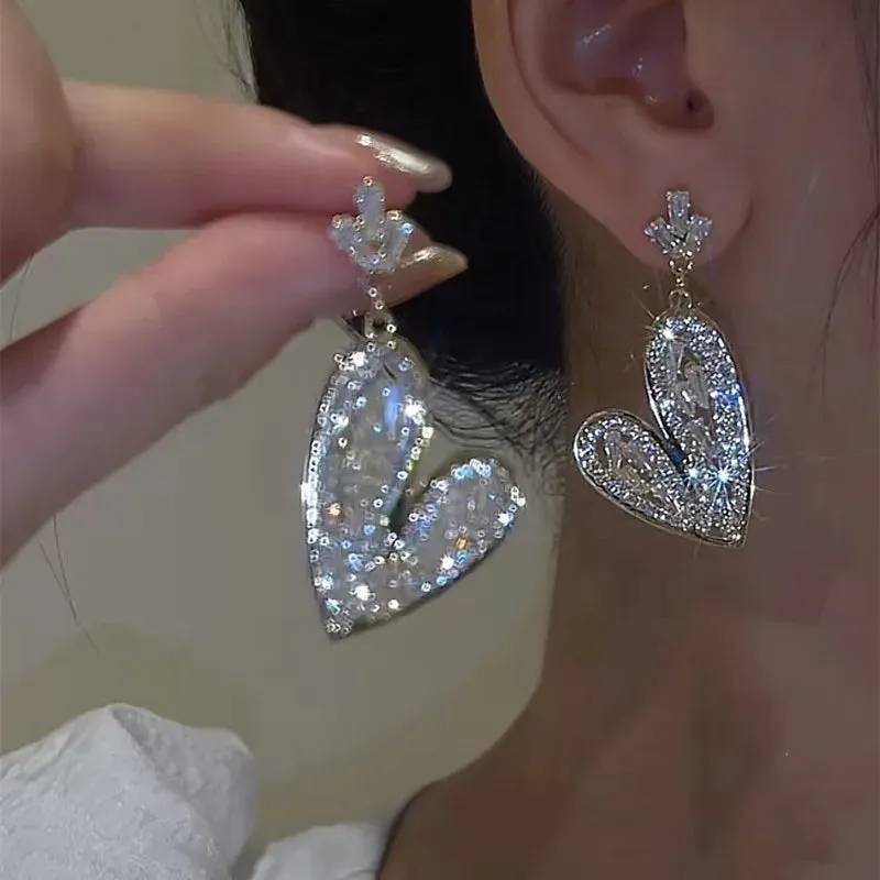 2023 New Fashion Unique Design Elegant Exquisite Light Luxury Zircon C Earrings Women Jewelry Party High-grade Gift Wholesale