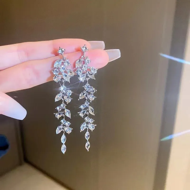 2023 New Fashion Unique Design Elegant Exquisite Light Luxury Zircon C Earrings Women Jewelry Party High-grade Gift Wholesale