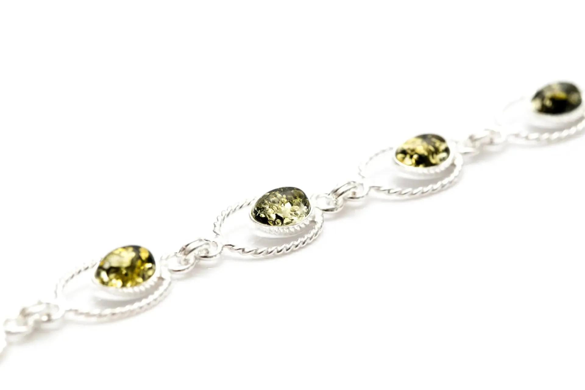 Get Noticed with the Exquisite Green Amber Quintessence Link Bracelet