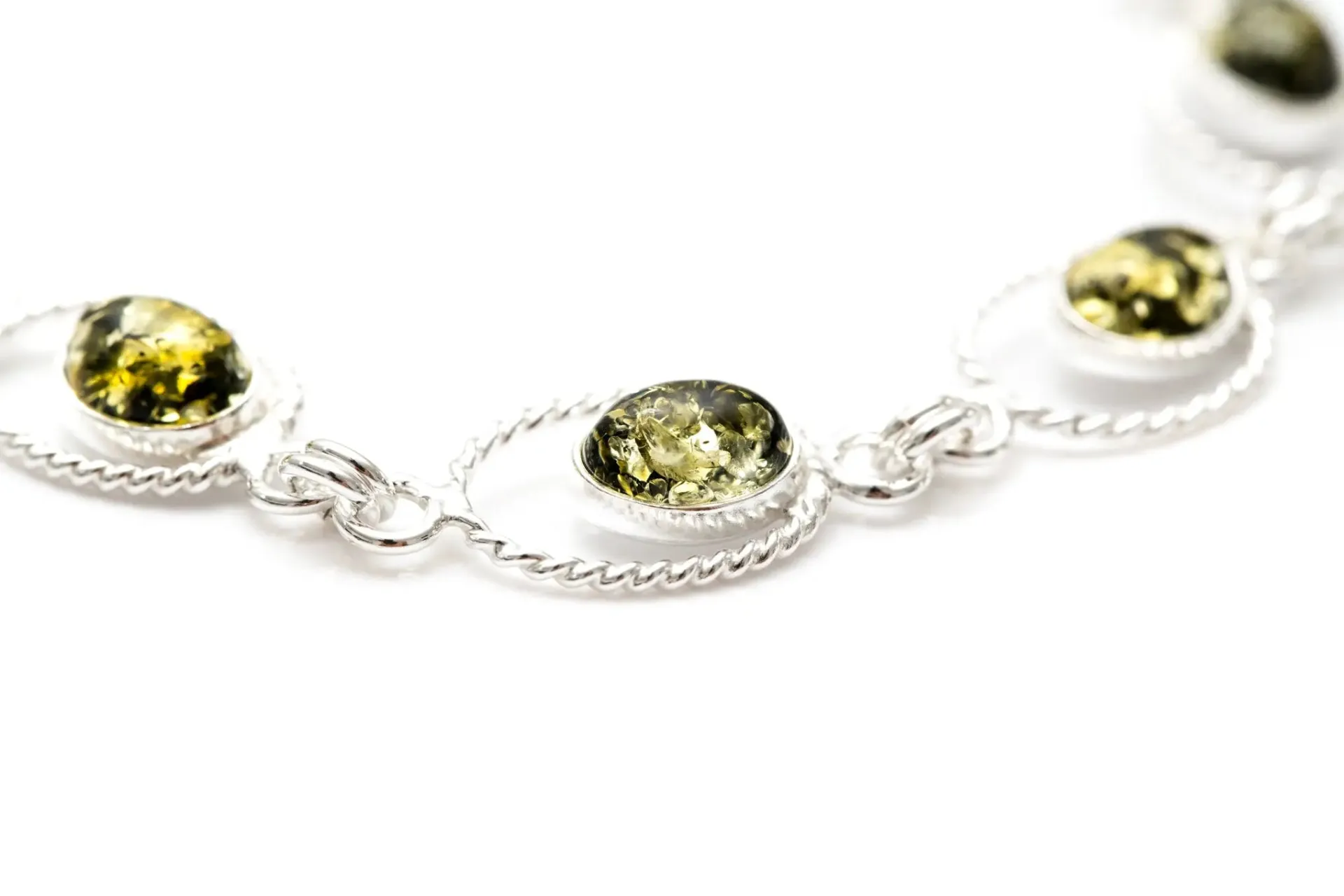 Get Noticed with the Exquisite Green Amber Quintessence Link Bracelet