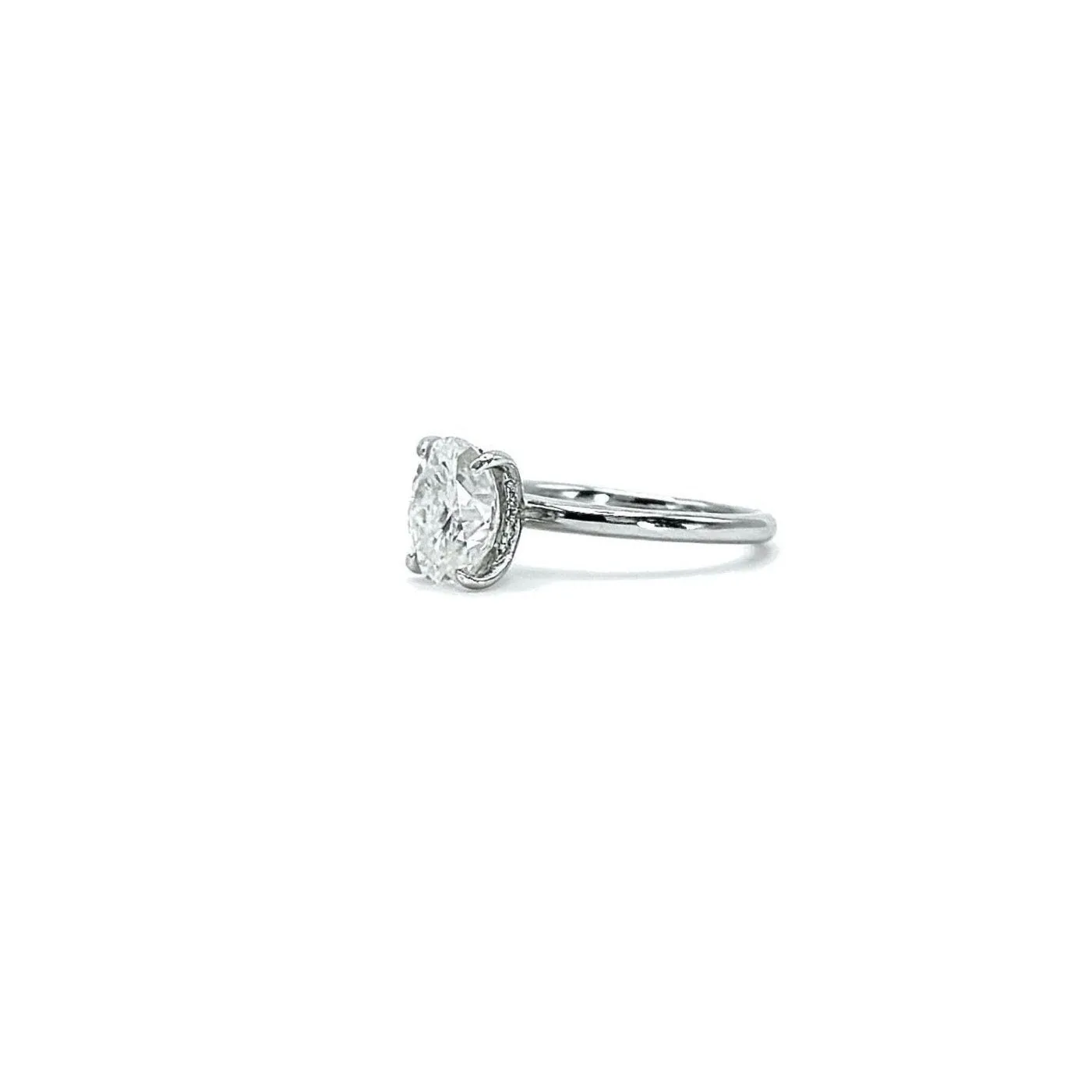 Oval Cut Moissanite Ring