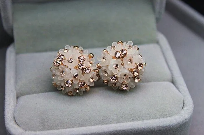 Zana Flower Stud Earrings